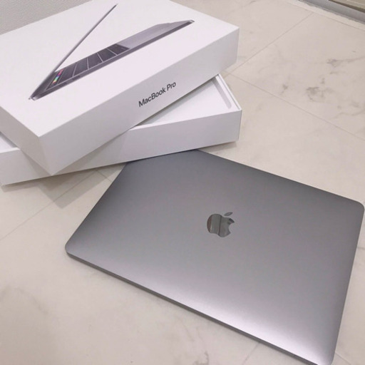 【ほぼ未使用】2019 Apple MacBook Pro 13インチ シルバー