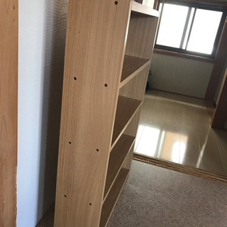収納棚の画像