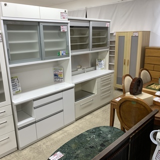 サカイ引越センター直営のリサイクルショップです！家具、冷蔵庫、洗濯機など豊富な在庫を驚きの価格で取り揃えております - リサイクルショップ