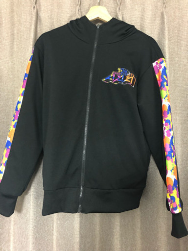 AAA 10周年記念パーカー