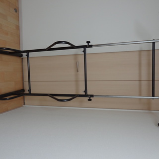 ぶら下がり健康器具　懸垂マシン＋筋トレ器具オマケ付き