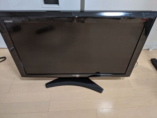 液晶テレビ　SHARP32型（8/10-13まで）