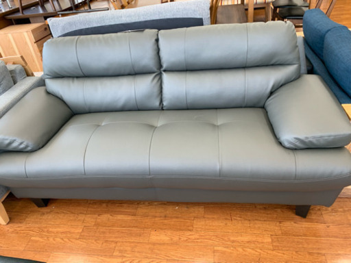 PUレザーをあしらった2.5人掛けソファ!未使用品で美品になります!