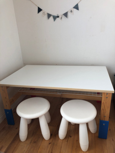 値下げしました。IKEA SANSAD 学習机 テーブル 机 イス2つ付けます
