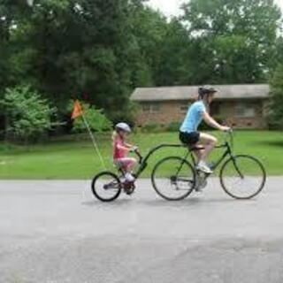 Adams Trail-A-Bike（親の自転車に連結する子供自転車）