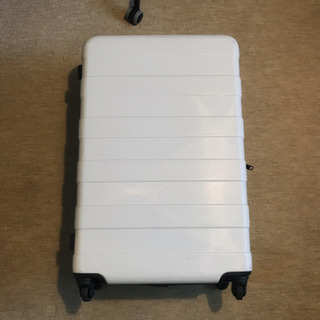 無印良品 キャリーバーの高さを自由に調節できるハードキャリー 87Lの画像