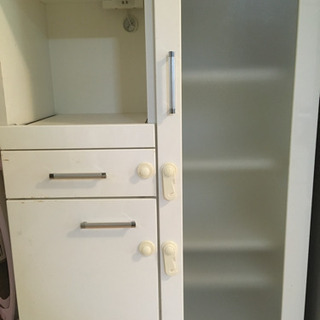 食器棚（白）の画像