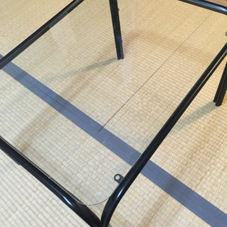 ガラステーブルの画像