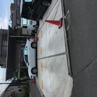 広々、コンクリート床駐車場！！西武新宿線　新狭山駅歩5分　東三ツ...