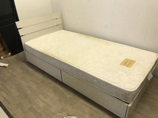 081000☆シングルベッド☆