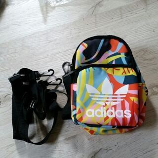 adidasオリジナルス♪ミニリュックの画像