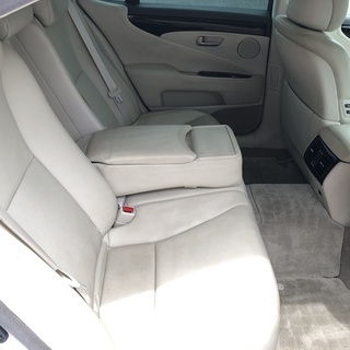 LEXUS LS460 バージョンS Iパッケージ 車検2年付き・修復歴無し！走行8万km台！の画像