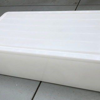プラスチック製収納ケースの画像