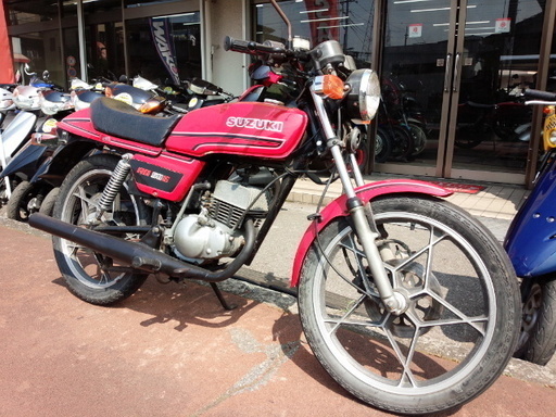 NO.2828　ＲＧ５０Ｅ　空冷２サイクルエンジン　クラッチ付き５速ミッション車　レッド　☆彡