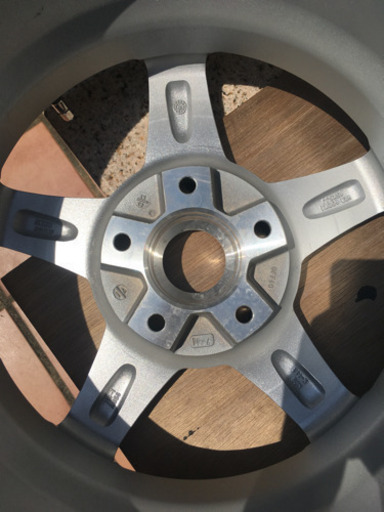 ENKEI RIVAZZA 6Jx15+40 114.3-5H 4本セット