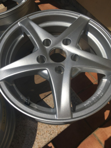ENKEI RIVAZZA 6Jx15+40 114.3-5H 4本セット