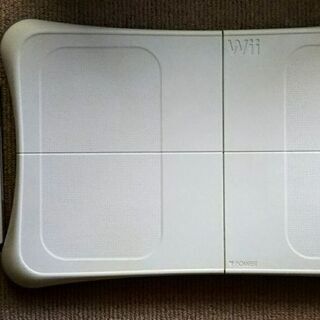wii本体+wii fit+ソフト2本すぐ遊べるセットの画像