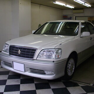 3.5万キロ前半　17型　トヨタ　クラウン　ロイヤル系　パールツートン　直噴D4の画像