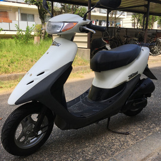 値下げしました！無料でマフラー周り錆止め加工します。ホンダ　ライブDIO　ホワイト　 日曜日限定 まあまあ綺麗　良く走ります　AF34　原付　バイクの画像