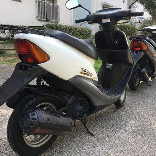 値下げしました！無料でマフラー周り錆止め加工します。ホンダ　ライブDIO　ホワイト　 日曜日限定 まあまあ綺麗　良く走ります　AF34　原付　バイクの画像
