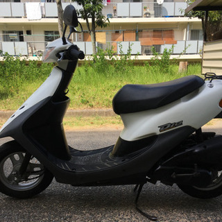 値下げしました！無料でマフラー周り錆止め加工します。ホンダ　ライブDIO　ホワイト　 日曜日限定 まあまあ綺麗　良く走ります　AF34　原付　バイクの画像