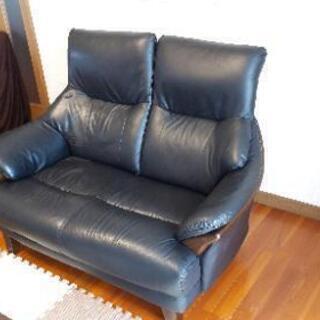 【終了】お値下げ‼【ニトリ】二人掛けソファー、テーブルセットの画像