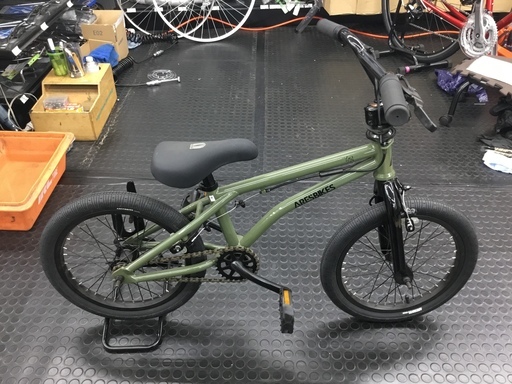 傷あり大特価！　新品　2017年モデル　ARESBIKES　本格BMXの幼児車！　STN16