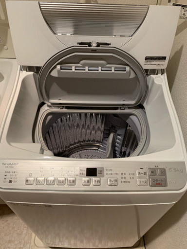 新品テスト使用のみ。5.5キロ乾燥機付き洗濯機