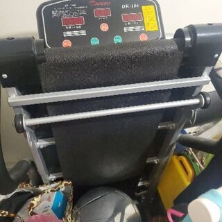 電動トレッドミル(ルームランナー)の画像