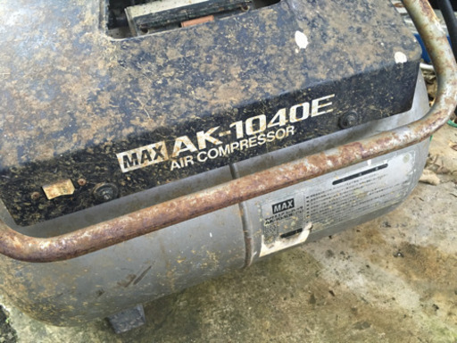 MAX エアーコンプレッサー AK-1040E 動作品