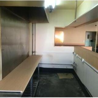 ★貸店舗・事務所★	 藤井寺駅１１分　和食屋居抜き　府道１８６号線に面す　１階路面店約３９㎡ 3階建/1階 − 大阪府