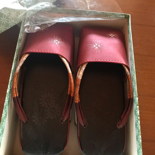 【箱付き】高級鎌倉彫り！女性用 下駄①  23.5cmほどの画像