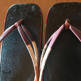 【箱付き】高級鎌倉彫り！女性用 下駄①  23.5cmほどの画像