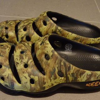 KEEN サンダル YOGUI ARTS(2019年モデル) メンズ CAMO GREEN  (26 cm)の画像