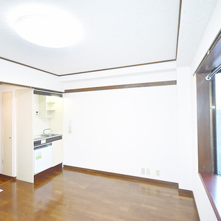 ※【賃料3.9万円】現金95,220円プレゼント!! お急ぎ下さい！南向き出窓、住環境良好!　インターネット無料!!  - 不動産