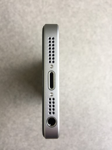 iPhone SE 16GB SIMフリー