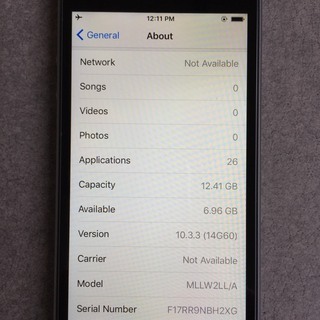 iPhone SE 16GB SIMフリーの画像