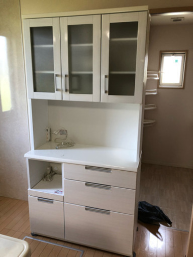 食器棚売ります。〆切8月17日まで。引渡終了しました。