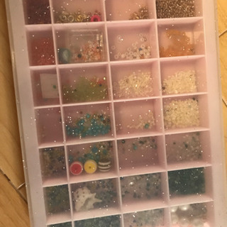 まさに宝箱です♡女の子ビーズ、や刺繍その他いろいろ