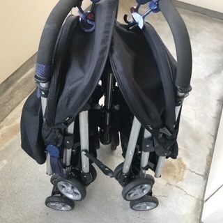 双子用ベビーカーの画像