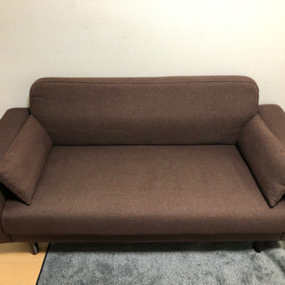 茶色のソファ