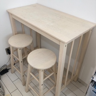 カウンターテーブルとイスのセット