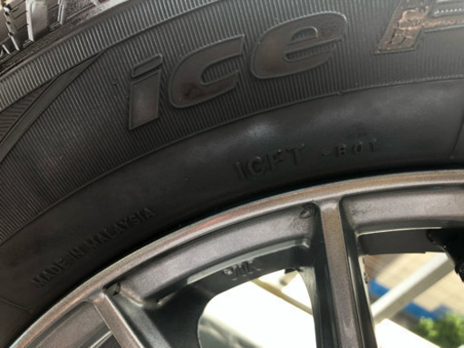 値下げしました。スダットレスタイヤ ホイル付き