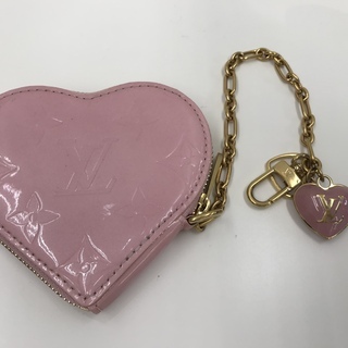 LOUIS VUITTON ポルトモネクールハート ヴェルニ