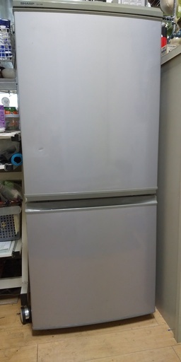 シャープ製どっちも扉冷蔵庫135L（SJ-14M-S）シルバー