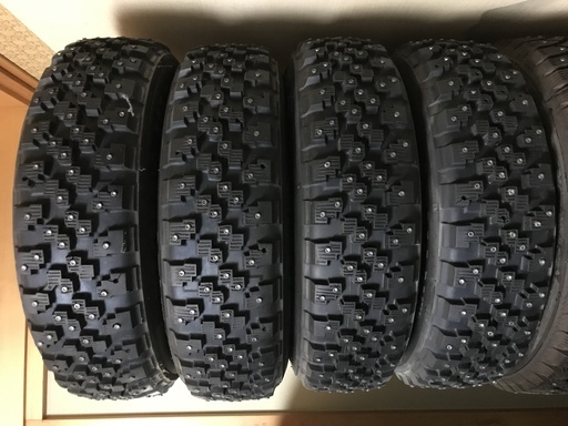 スパイクタイヤ＋ホイールセット４本組（中古品）①