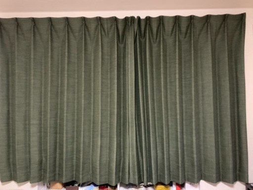 ニトリのカーテン（深緑）