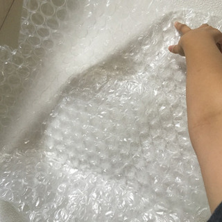 箱2つ分の包装資材の画像