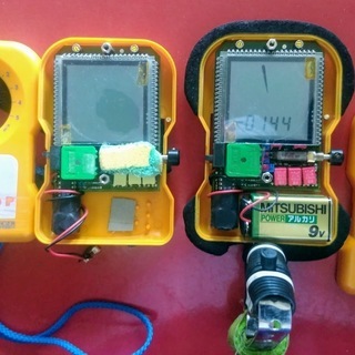 かなりクラシカルな「バリオメーター」（同じ物が２個）です。　一応は、ブロニガー製です。の画像
