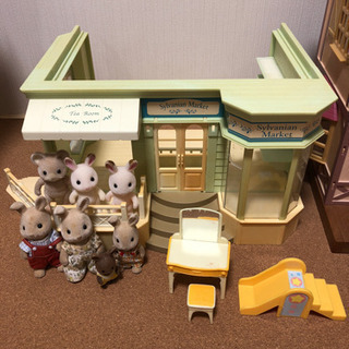 ＊商談中＊シルバニアファミリー 建物2件とその他セットの画像
